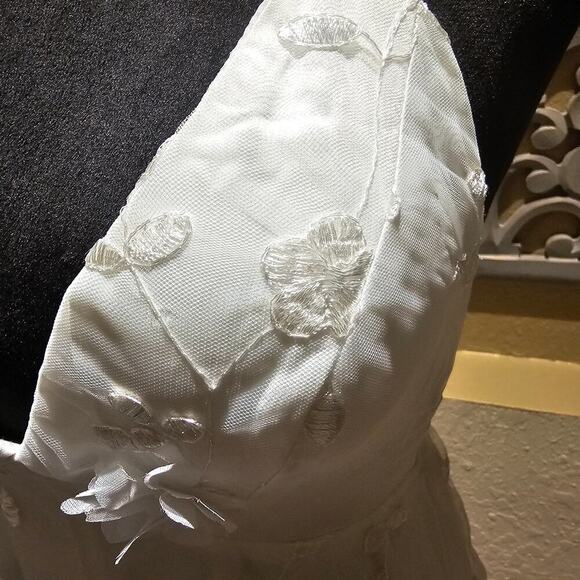 Selfie Leslie White Wedding Dress - Picture 9 of 16